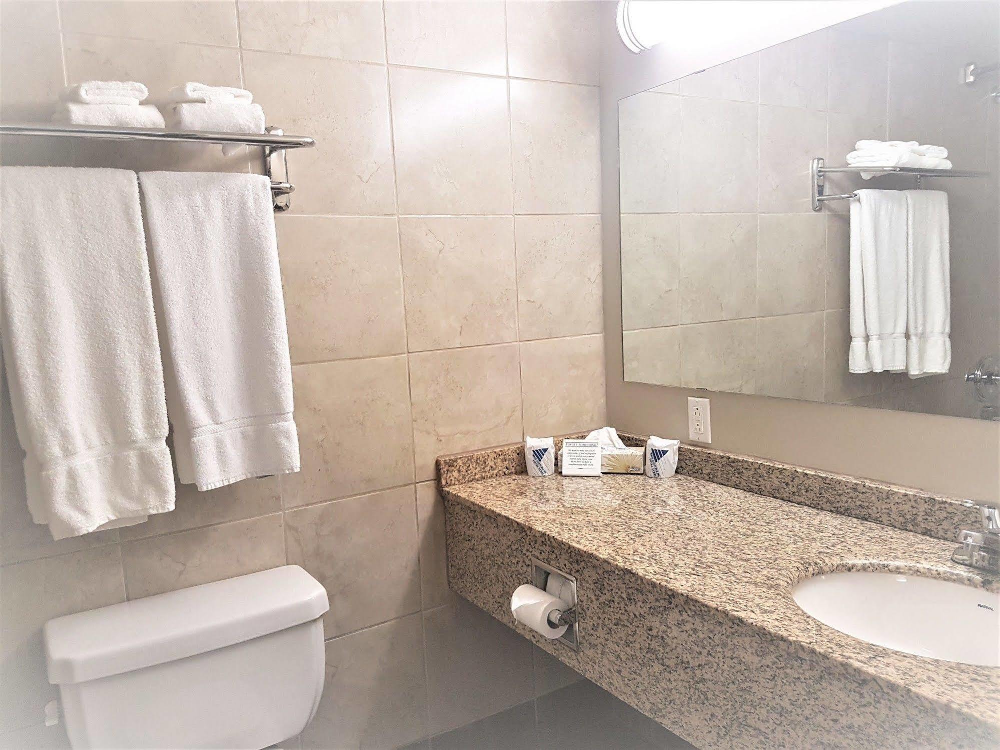 Bcminns - Lloydminster Extérieur photo